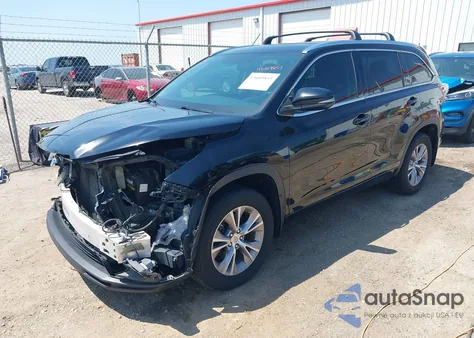 2015 Toyota Highlander Xle V6 z USA, uszkodzony, nr VIN 5TDJKRFH8FS221447